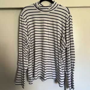 ELOQUII elements black and white stripes top. 22/24 cute sleeve detail. New nwt